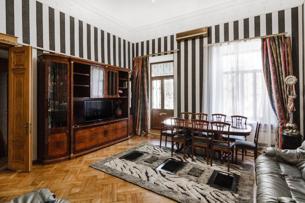 Katerynynska Street 3-Bedrooms Apartment Odesa Exterior photo